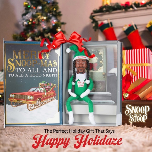 Snoop on the Stoop Green Holiday Decor - Picture 4 of 5